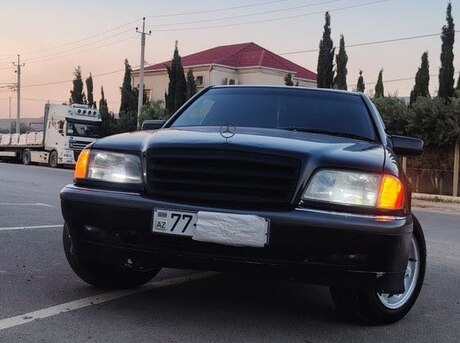 Mercedes C 180