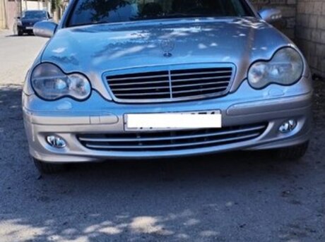 Mercedes C 200