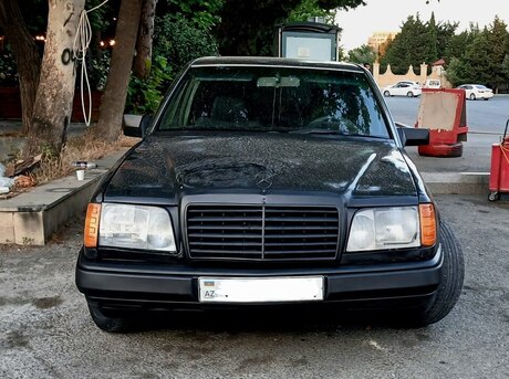 Mercedes 200 E