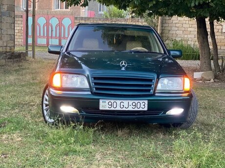 Mercedes C 180