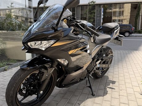 Kawasaki Ninja 400