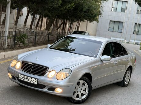 Mercedes E 200