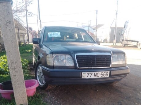 Mercedes E 200