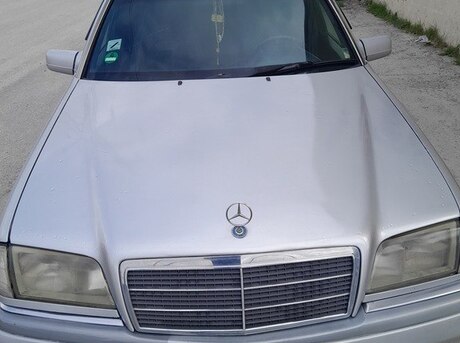 Mercedes C 180