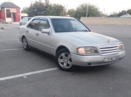 Mercedes C 180