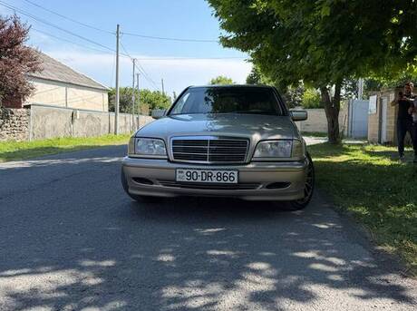 Mercedes C 240