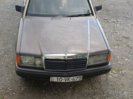 Mercedes 190