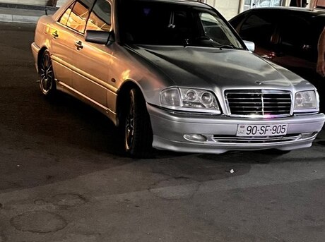 Mercedes C 180