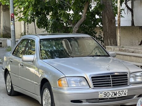 Mercedes C 200