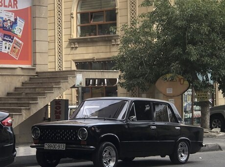 LADA (VAZ) 21011