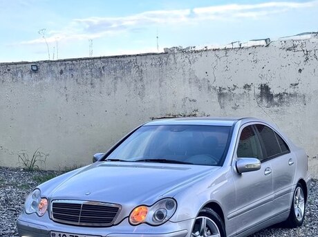 Mercedes C 200