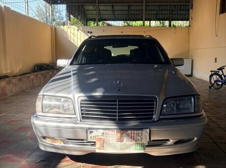 Mercedes C 180