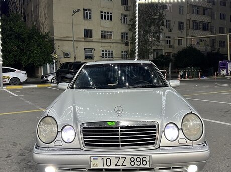 Mercedes E 240