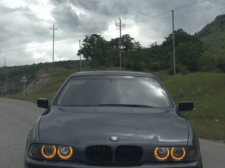 BMW 528