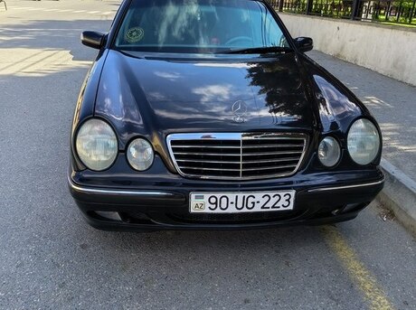 Mercedes E 200