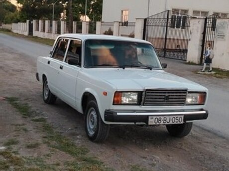 LADA (VAZ) 2107