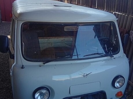 UAZ 390945