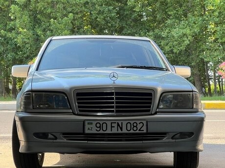 Mercedes C 180