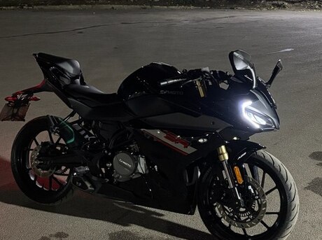 CFMOTO 250 SR