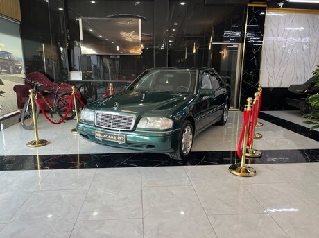 Mercedes C 180
