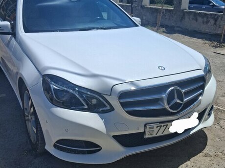 Mercedes E 200