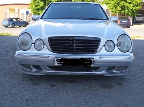 Mercedes E 270