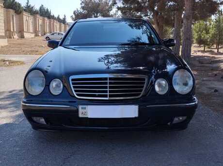 Mercedes E 200