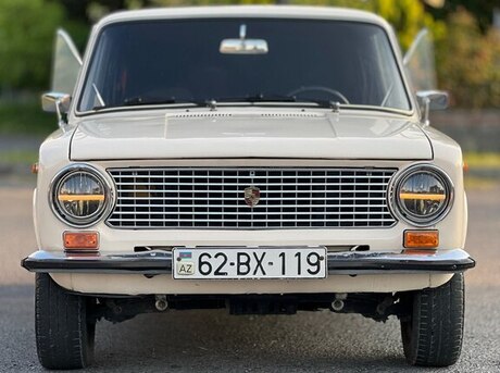 LADA (VAZ) 21011