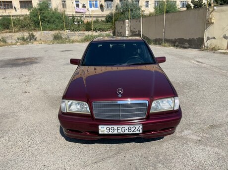 Mercedes C 180