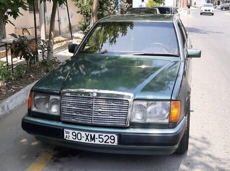 Mercedes 200 E