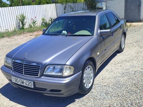 Mercedes C 200