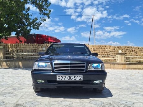 Mercedes C 200