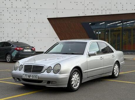 Mercedes E 240