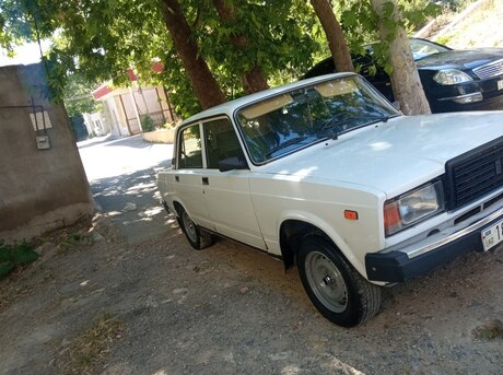 LADA (VAZ) 2107