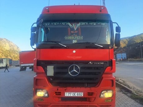 Mercedes Actros 1844