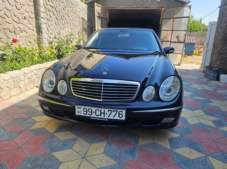 Mercedes E 220