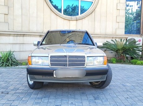 Mercedes 190