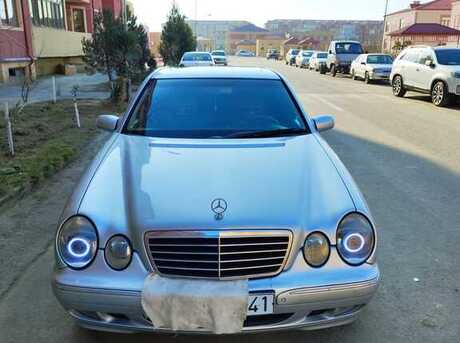 Mercedes E 320