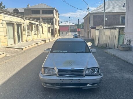 Mercedes C 240