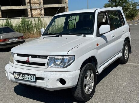 Mitsubishi Pajero io