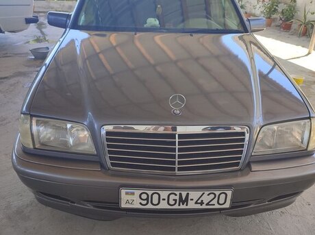 Mercedes C 200