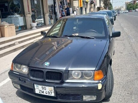 BMW 323