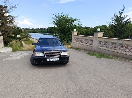 Mercedes C 200