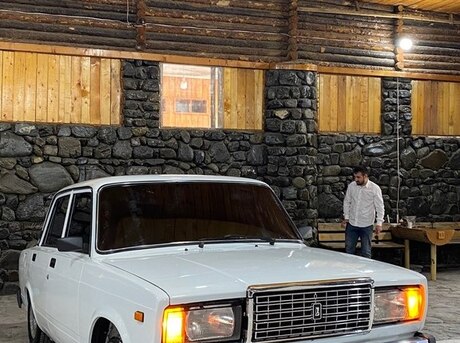 LADA (VAZ) 2107