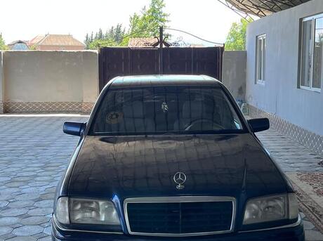 Mercedes C 200