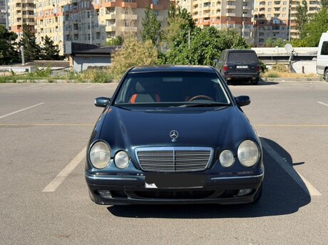 Mercedes E 240