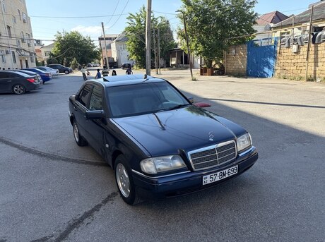 Mercedes C 200
