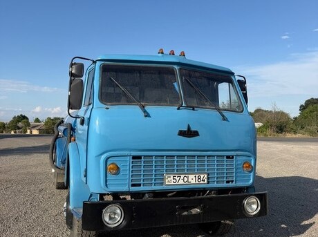 MAZ 5549