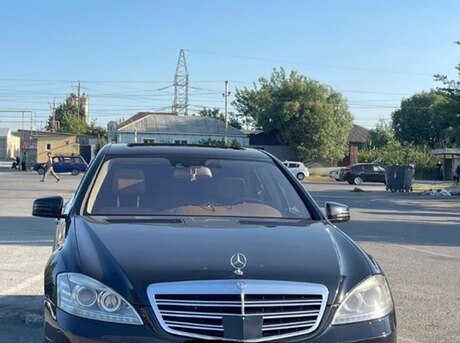 Mercedes S 320