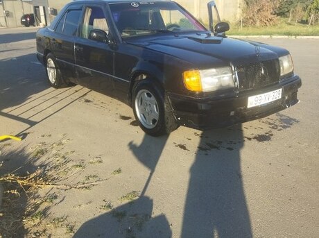 Mercedes 200 E